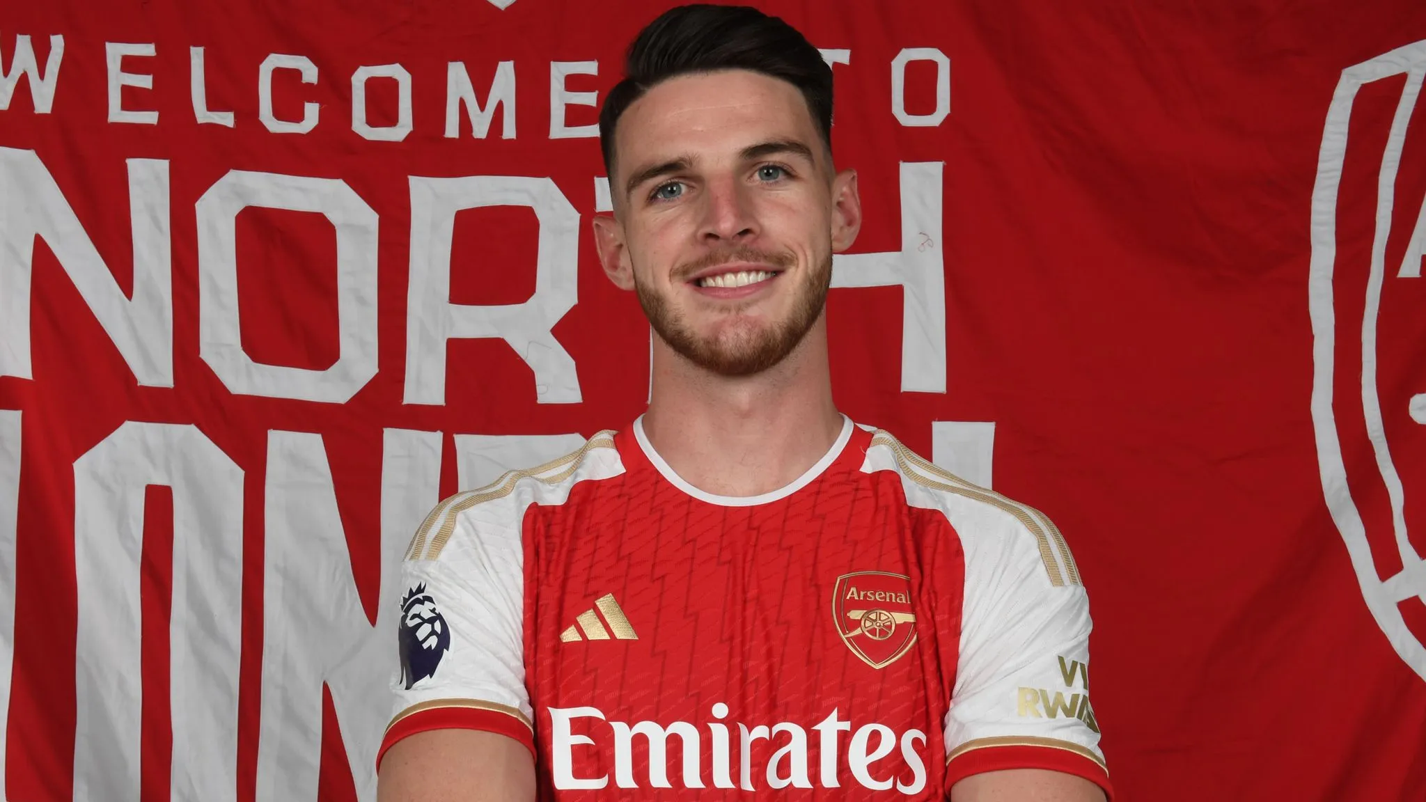 Arsenal sắp đồng ý một khoản phí kếch sù cho West Ham để đưa Declan Rice đến Arsenal, và con số dự kiến sẽ là 100 triệu bảng (116 triệu euro) 